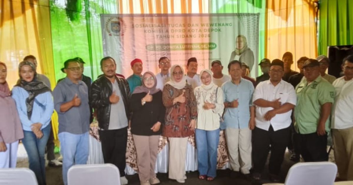Anggota Komisi A DPRD Depok Qonita Lutfiyah menggelar sosialisasi tugas dan kewenangan DPRD di Bojongsari, menekankan sinergi masyarakat dan pentingnya perizinan usaha.