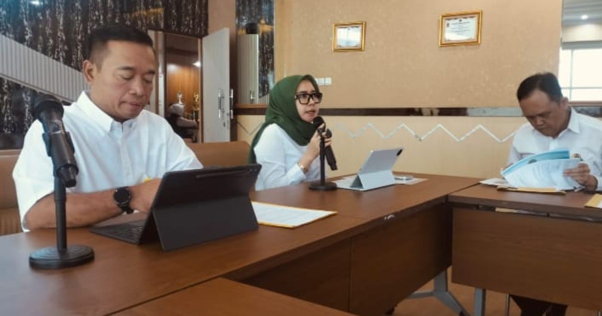 Kepala BPN Kota Depok Budi Jaya memberikan klarifikasi terkait isu sengketa lahan dan dugaan pungli Rp300 ribu dalam layanan pertanahan.