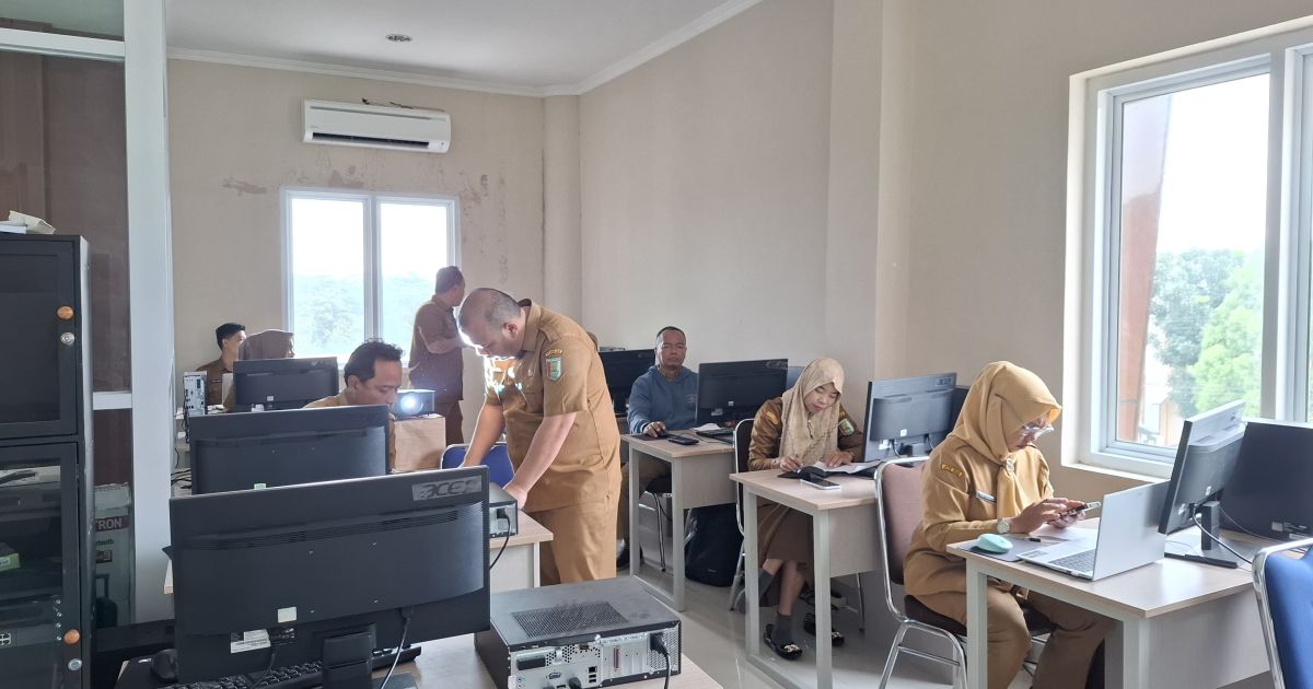 Dinas Perpustakaan dan Kearsipan Kabupaten Pesawaran menggelar Bimtek Aplikasi Srikandi bagi admin OPD untuk meningkatkan tata kelola arsip dan administrasi persuratan digital.