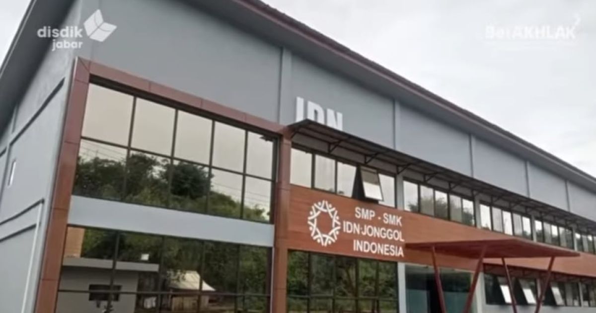Pemprov Jawa Barat membatalkan izin pendirian SMK IDN Boarding School di Bogor karena belum memenuhi persyaratan legalitas, termasuk dokumen PBG.