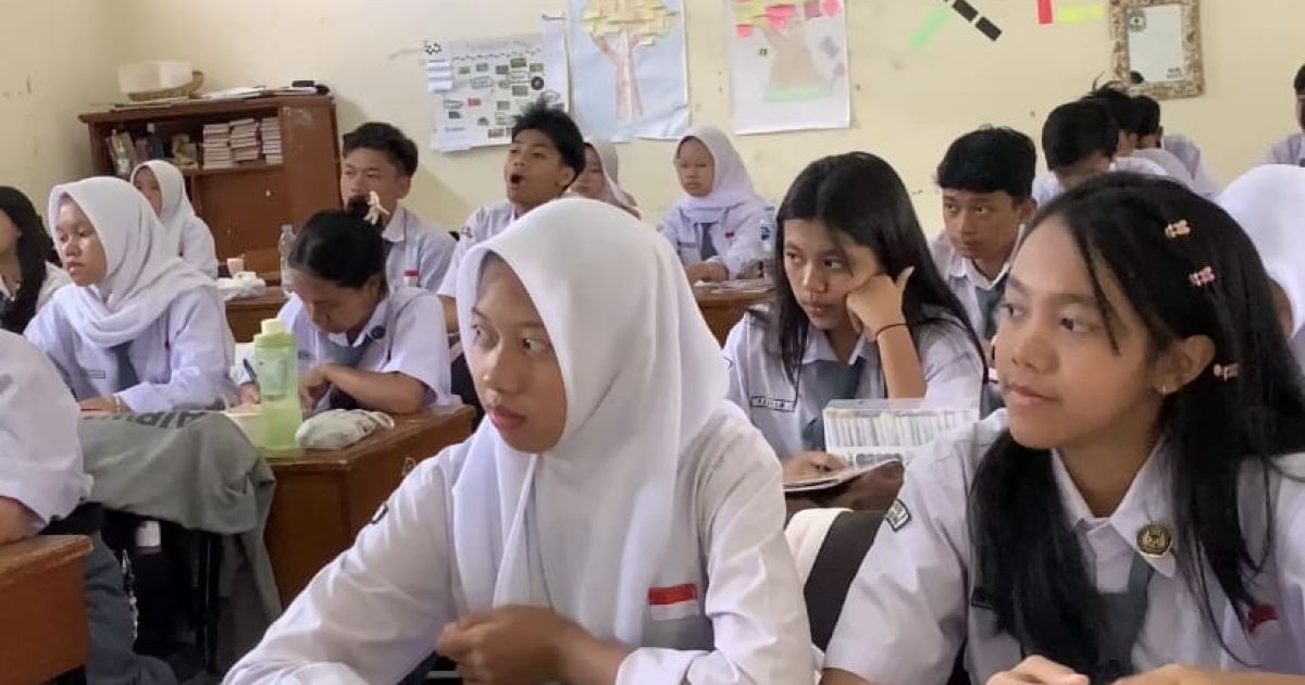 Ketergantungan Gadget Ancam Daya Ingat Siswa, Menulis Tangan Jadi Solusi