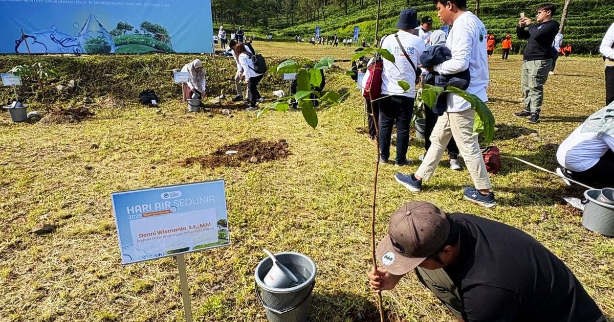 KLH gelar kegiatan Water and Gender di Puncak Bogor dalam rangka Hari Air Sedunia, soroti krisis air dan ajak tanam pohon.