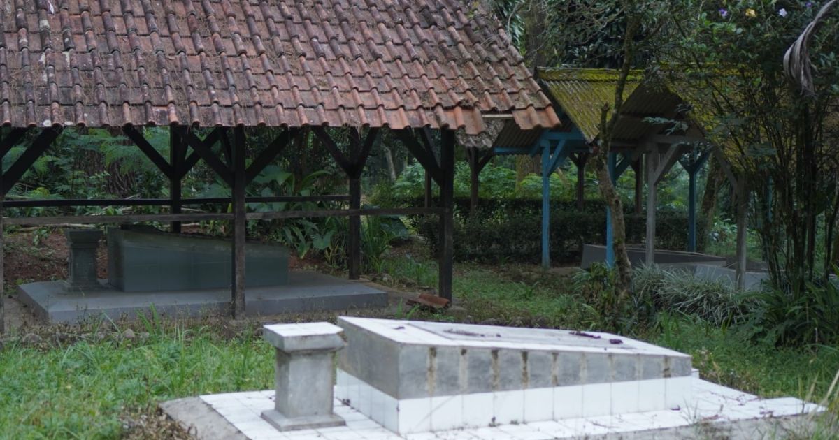 Gambar: Situs bersejarah, makam tua peninggalan era kolonial Belanda yang terletak di kawasan puncak Bogor.