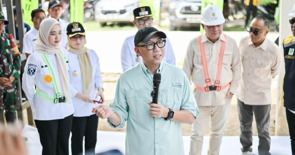 Pemprov Lampung mulai pelebaran jalan wisata pesisir Pesawaran hingga Teluk Kiluan. Proyek ini ditargetkan rampung 2026 dan dorong ekonomi.