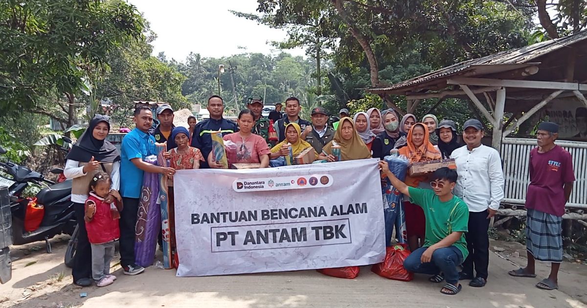 KNPI Jasinga dan ANTAM Turun Langsung Bantu Korban Banjir di Desa Pangaur