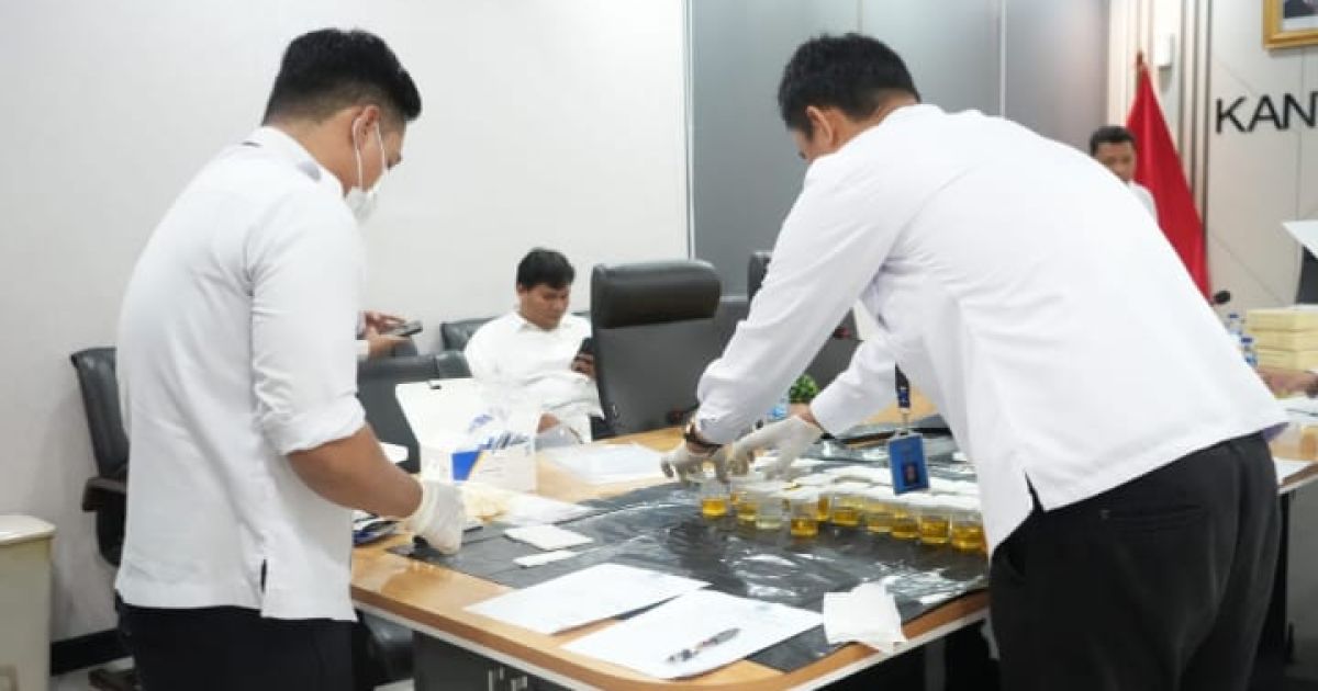 Imigrasi Depok Gelar Tes Urine Pegawai Bersama BNN