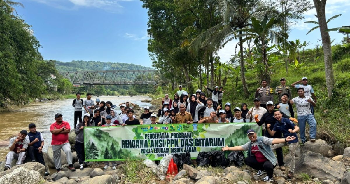 SMAN 1 Nanggung Jadi Tuan Rumah Aksi Lingkungan, Sungai Cikaniki Dibersihkan