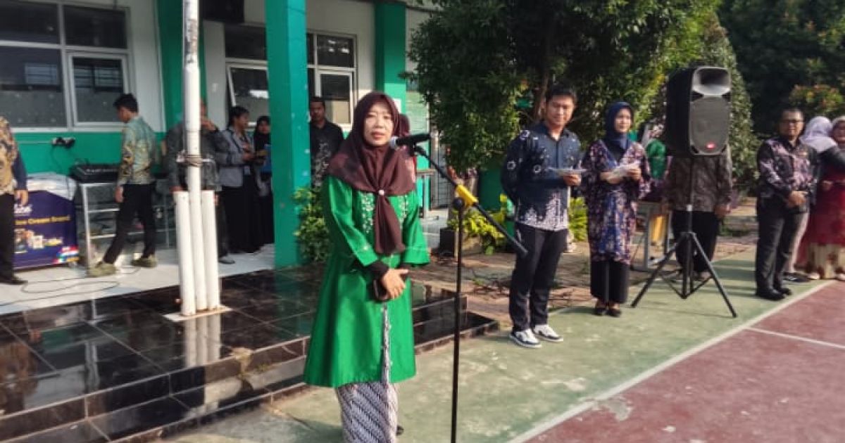 SMK Negeri 3 Depok mencatat kelulusan 100 persen untuk siswa kelas XII tahun ajaran 2025/2026. Semangat siswa di tengah keterbatasan jadi sorotan.