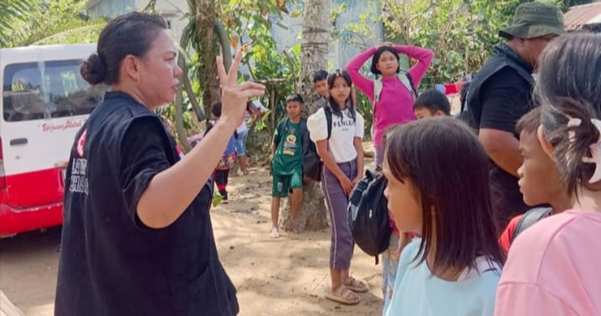 PDI Perjuangan Kota Depok menerjunkan relawan dan tim kesehatan ke Tapanuli Tengah untuk membantu korban banjir bandang melalui layanan kesehatan gratis dan bantuan sosial.