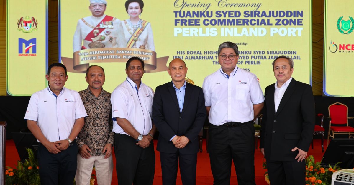 PT Belawan New Container Terminal (BNCT), Penang Port, dan Perlis Inland Port menandatangani Nota Kolaborasi untuk memperkuat konektivitas logistik Indonesia-Malaysia-Thailand. Kerja sama ini diharapkan mempercepat distribusi komoditas Sumatera ke pasar ASEAN dan Asia Timur dengan biaya lebih efisien.