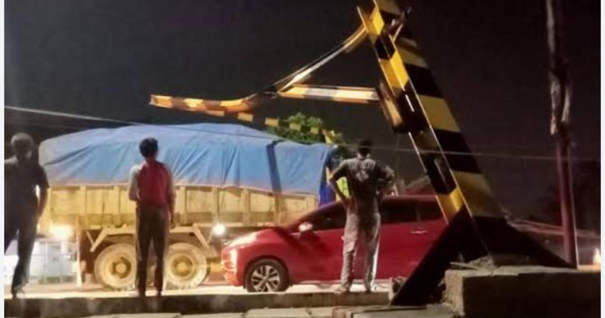 Dishub Kabupaten Bogor menegaskan akan melaporkan ke polisi sopir atau perusahaan angkutan yang merusak portal pembatas muatan di Parungpanjang. Langkah ini dilakukan untuk menjaga keselamatan dan melindungi infrastruktur jalan.