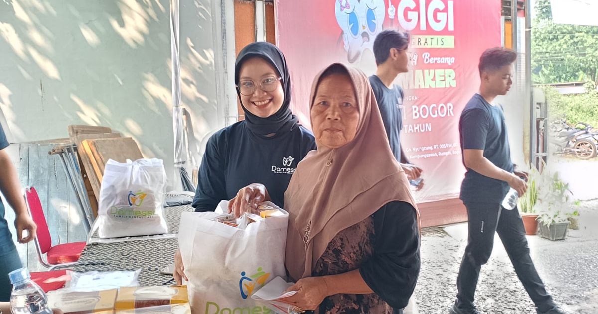 arga mengikuti pemeriksaan kesehatan gigi gratis yang digelar Fokusmaker bersama Klinik Damessa Family Dental Care di Kampung Nyungcung, Desa Kampungsawah, Kecamatan Rumpin, Kabupaten Bogor, dalam rangka Hari Jadi Bogor ke-544 dan HUT ke-18 Klinik Damessa.