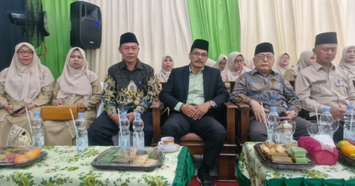 Hadiri Pelepasan Siswa MIT Nurul Falah, Ade Ibrahim Tekankan Pentingnya Pendidikan Berkelanjutan
