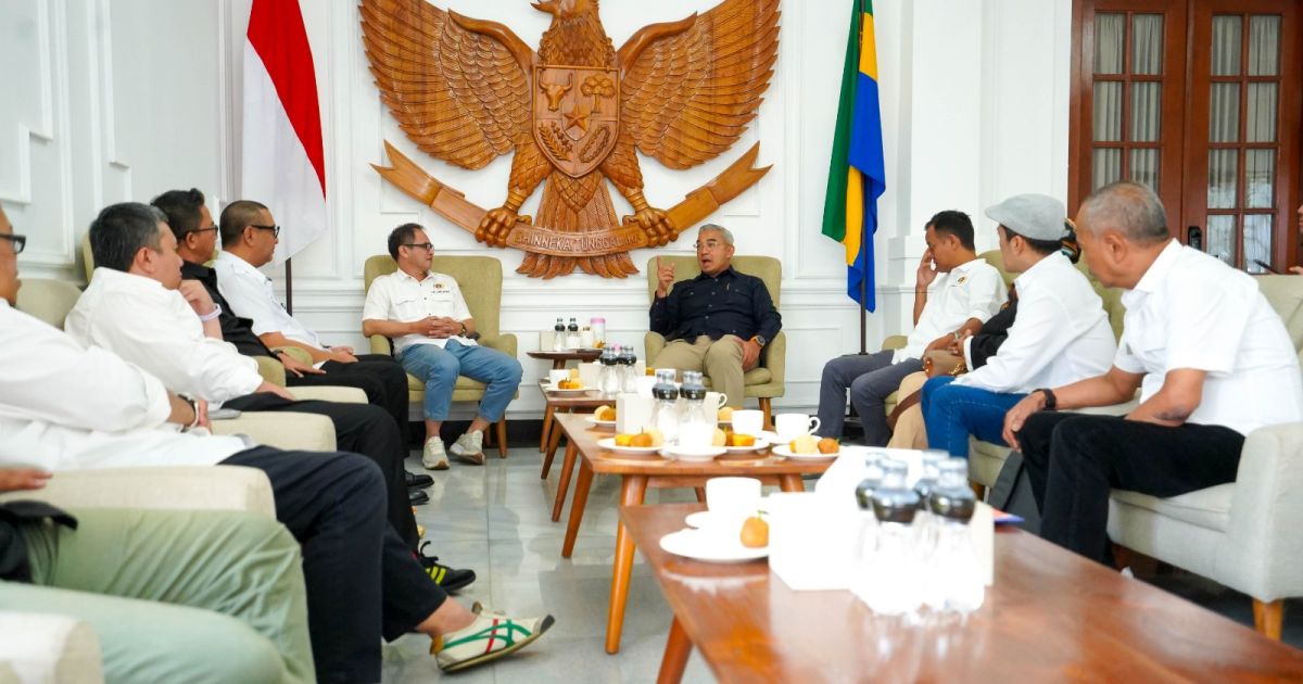 Walikota Bandung Muhammad Farhan menyatakan dukungan penuh terhadap pelaksanaan Konprov PWI Jawa Barat 2026 yang akan digelar pada Agustus mendatang. Konferensi akan membahas program kerja, laporan pertanggungjawaban, dan pemilihan Ketua PWI Jabar.