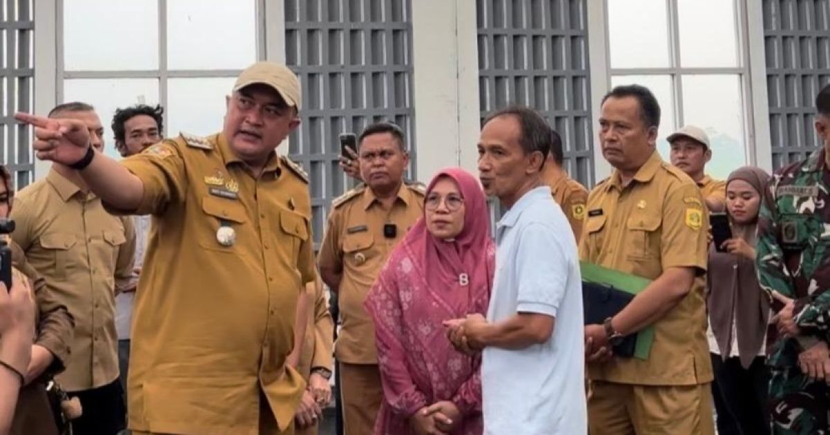 Bupati Bogor Rudy Susmanto mengunjungi Yamagen Koi Farm di Ciseeng untuk melihat proses pembibitan ikan koi dan mendorong pengembangan sektor perikanan sebagai penggerak ekonomi masyarakat.