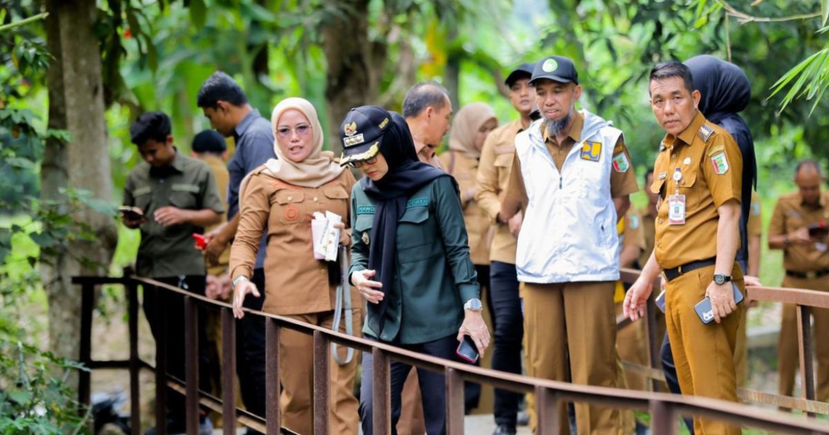 Bupati Nanda Dorong Percepatan Penanganan Infrastruktur Rusak di Punduh Pedada dan Marga Punduh.