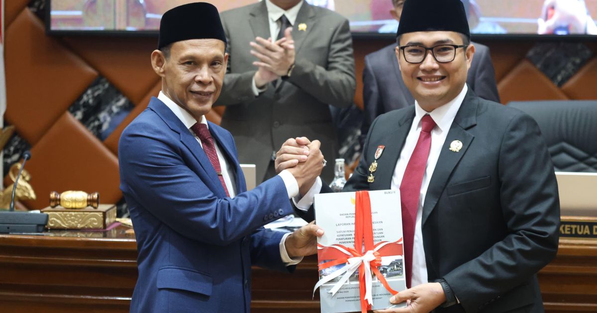 Pemkab Bogor menyampaikan Raperda Pertanggungjawaban APBD 2025 kepada DPRD. Realisasi pendapatan mencapai Rp11,72 triliun, belanja Rp11,82 triliun, dan kembali meraih Opini WTP dari BPK RI untuk kedelapan kalinya.