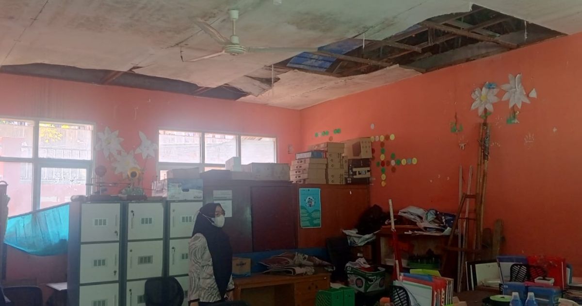 Miris! SDN Cadas Leueur Nanggung Rusak Berat, Siswa Belajar Sistem Shift