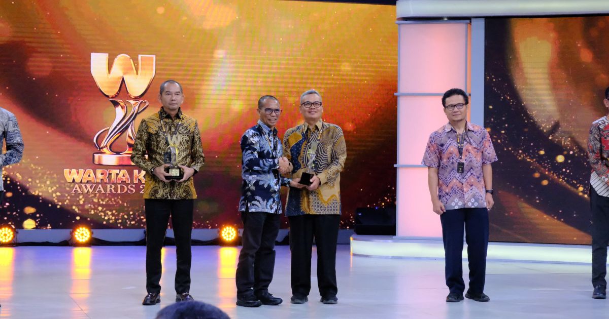PT Tirta Asasta Depok meraih Anugerah Transformasi Korporasi dan Tata Kelola BUMD Menuju IPO dalam Warta Kota Award 2026. Penghargaan ini menjadi bukti keberhasilan transformasi perusahaan, inovasi layanan publik, dan penguatan tata kelola menuju standar korporasi yang lebih tinggi.