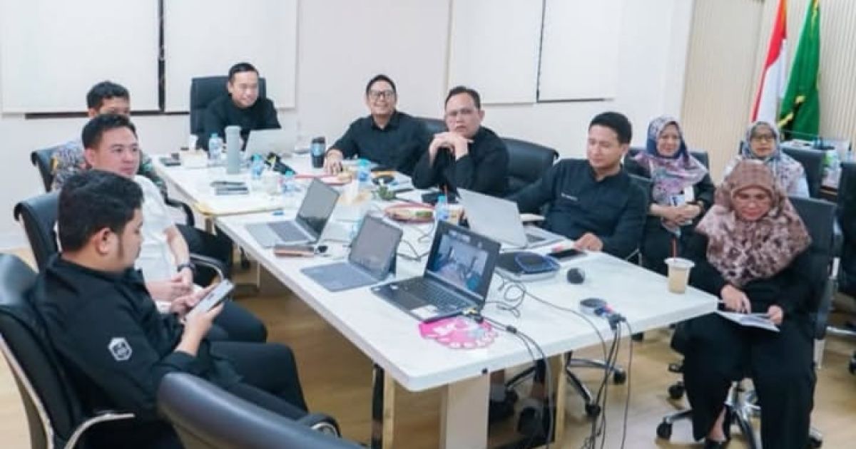 Kantah Kota Depok meraih apresiasi dari Kanwil BPN Jawa Barat pada evaluasi Semester I 2026. Sejumlah program strategis seperti sertifikasi BMN, tanah wakaf, dan pengadaan tanah telah mencapai progres di atas 90 persen.