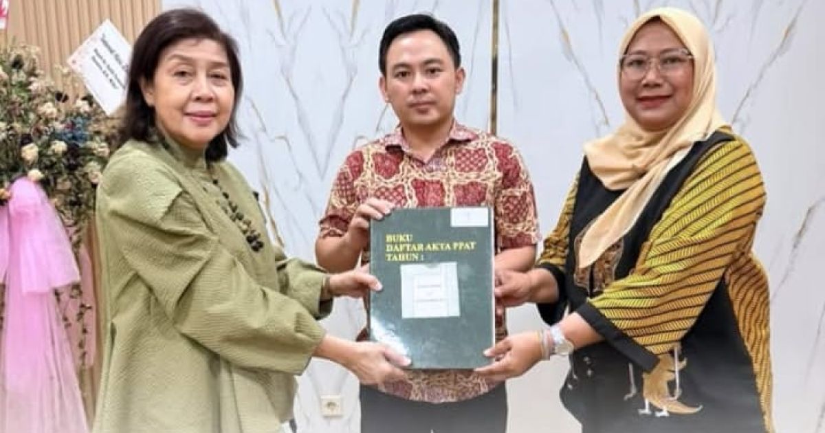 Kantor Pertanahan Kota Depok menggelar serah terima protokol PPAT sebagai upaya memperkuat tertib administrasi, kepastian hukum, dan kualitas pelayanan pertanahan yang transparan serta akuntabel.