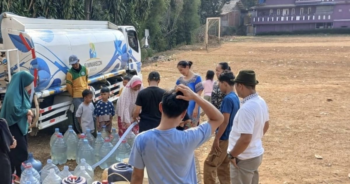 Dampak Kemarau Kian Terasa, Warga Sukaraja Andalkan Bantuan Air Bersih