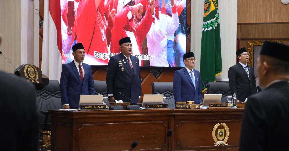 Bupati Bogor Rudy Susmanto dalam Rapat Paripurna DPRD Kabupaten Bogor, di Ruang Rapat Paripurna DPRD Kabupaten Bogor, Jumat (17/7).