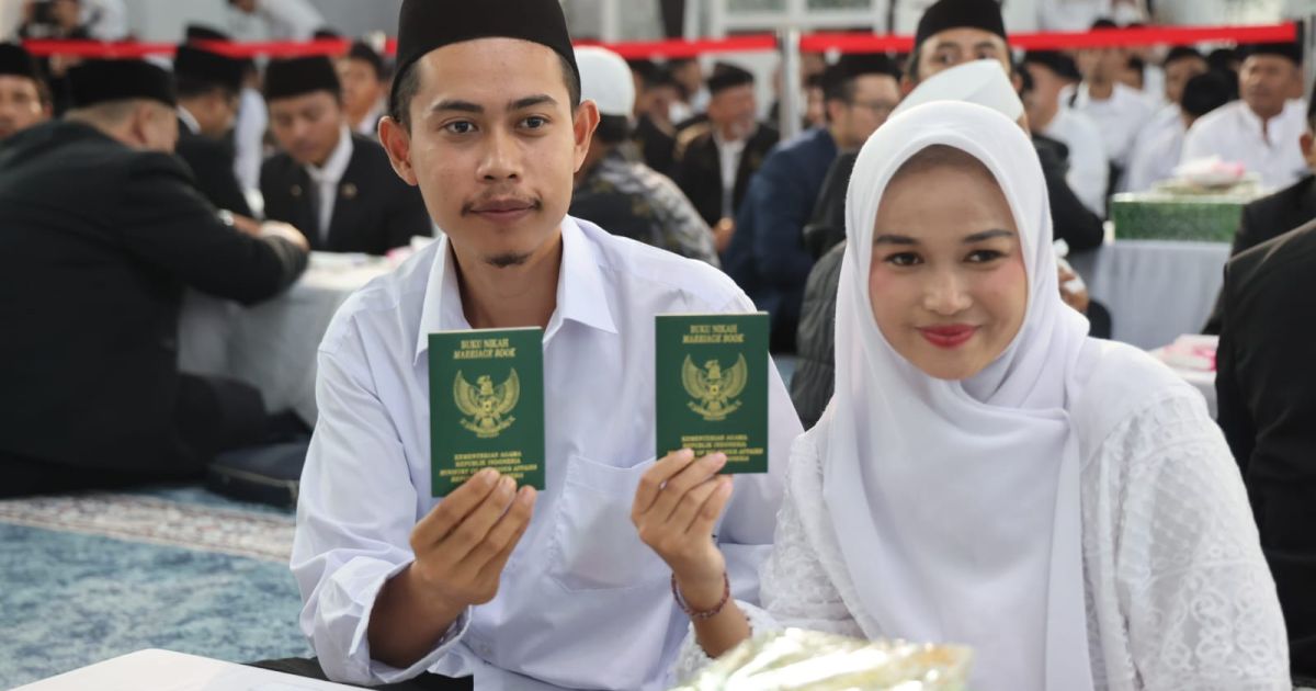 Puluhan Pasangan Ikuti Nikah Massal di Bogor, Rudy Susmanto: Keluarga Kuat Kunci Kemajuan Daerah