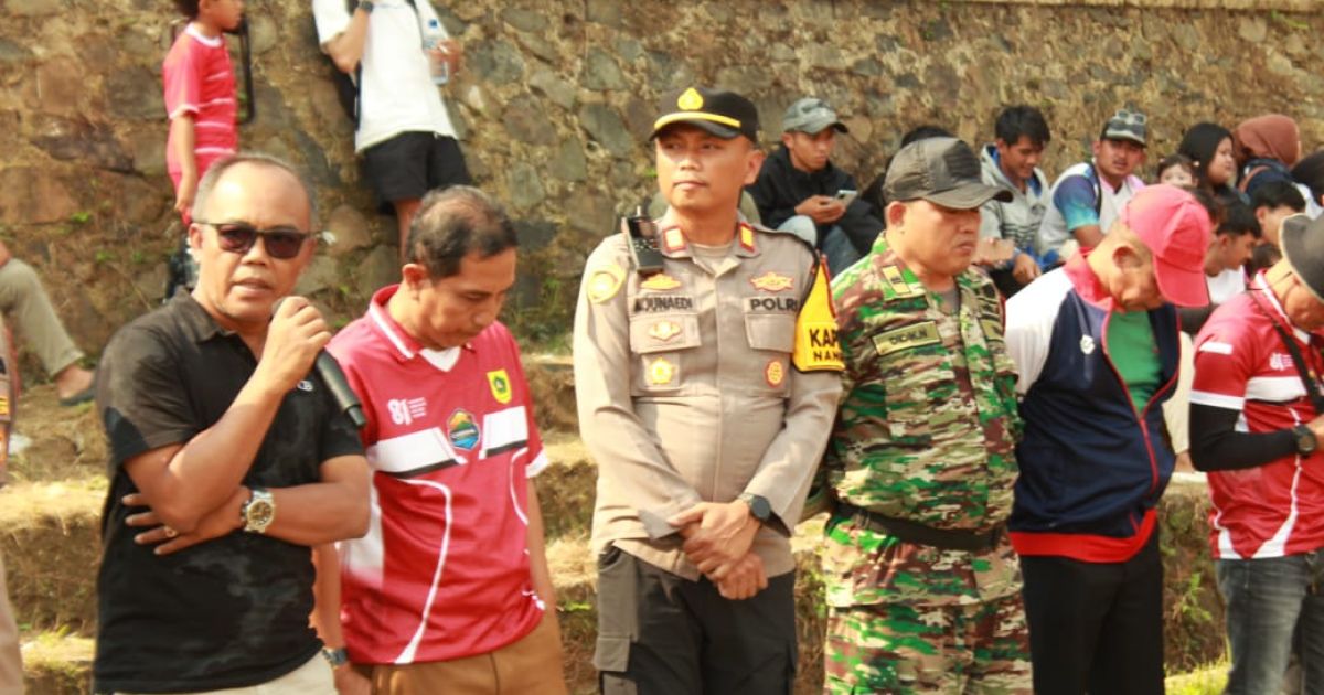 Pemerintah Desa Bantarkaret, Kecamatan Nanggung, menggelar Pordes 2026 dalam rangka HUT RI ke-81. Sebanyak 32 tim mengikuti turnamen sepak bola dengan hadiah juara pertama Rp10 juta dan dukungan PT Antam UBPE Pongkor.