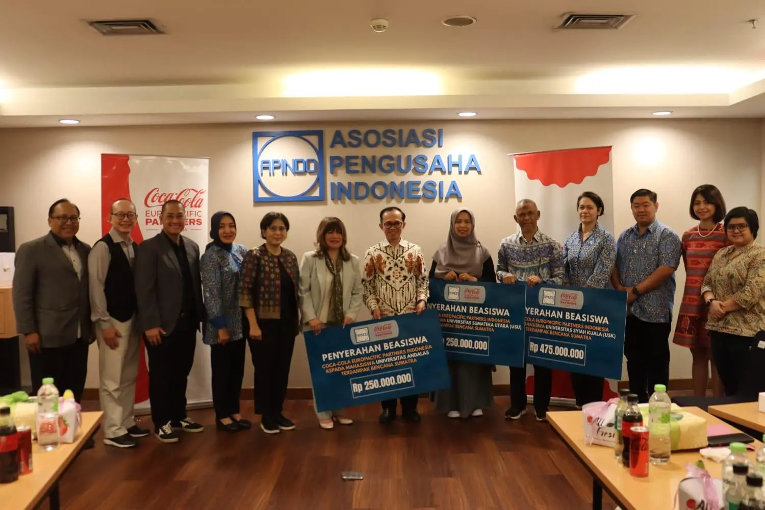 Beasiswa 50 Ribu Euro dari APINDO dan Coca-Cola untuk Mahasiswa Korban Banjir