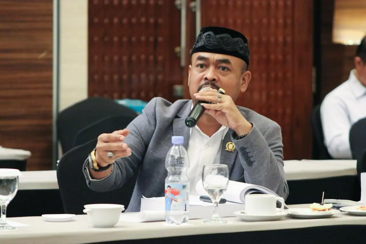 Soroti Wacana Cabut SIM Pengendara Merokok, Edi Masturo Tekankan Keselamatan dan Kepastian Hukum