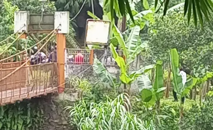 Jembatan Gantung Tak Memadai, PUPR Depok Kaji Pembangunan Jembatan Orange