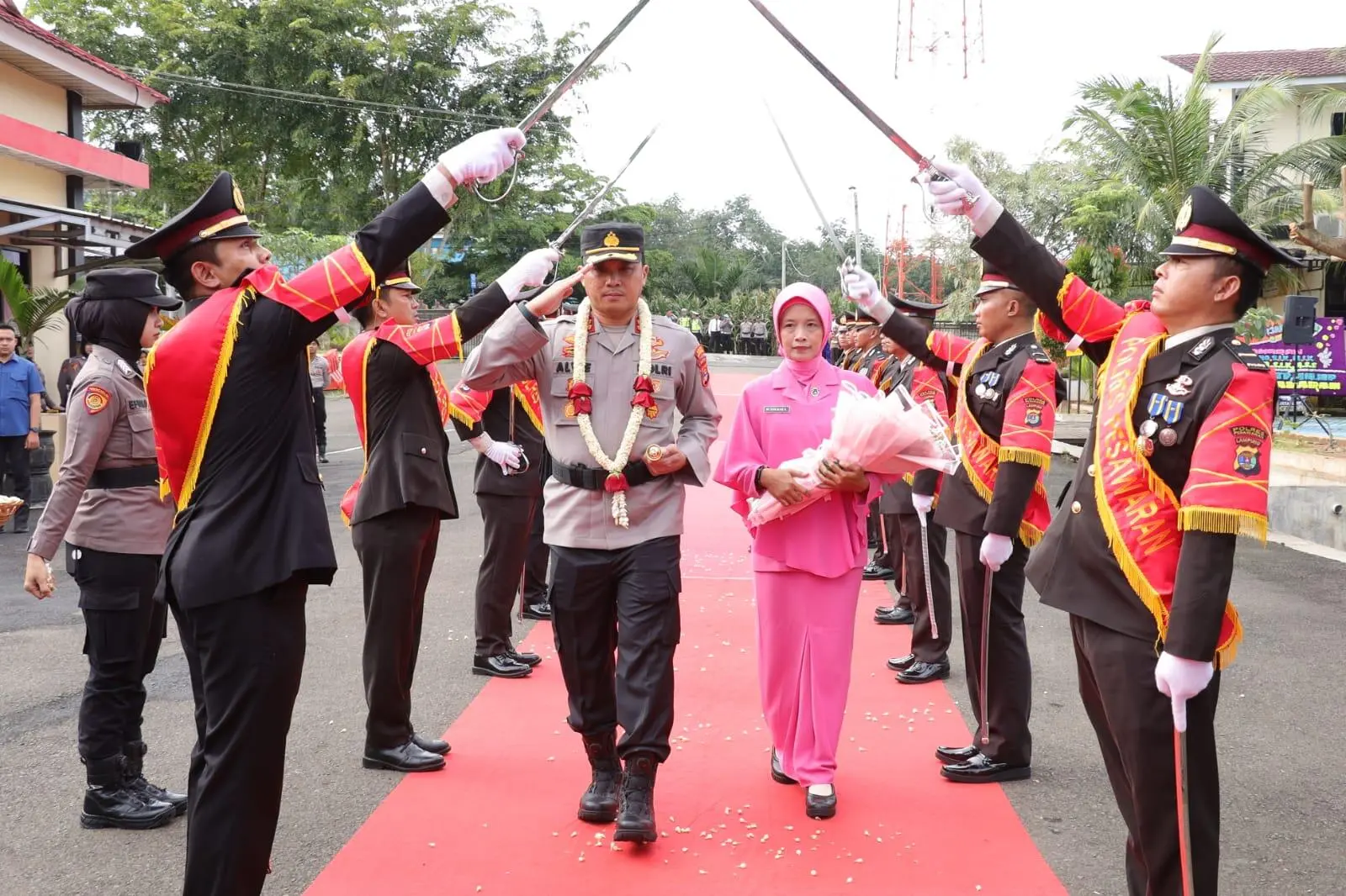 Pedang Pora Sambut Kapolres Pesawaran Baru, AKBP Alvie Resmi Gantikan AKBP Heri