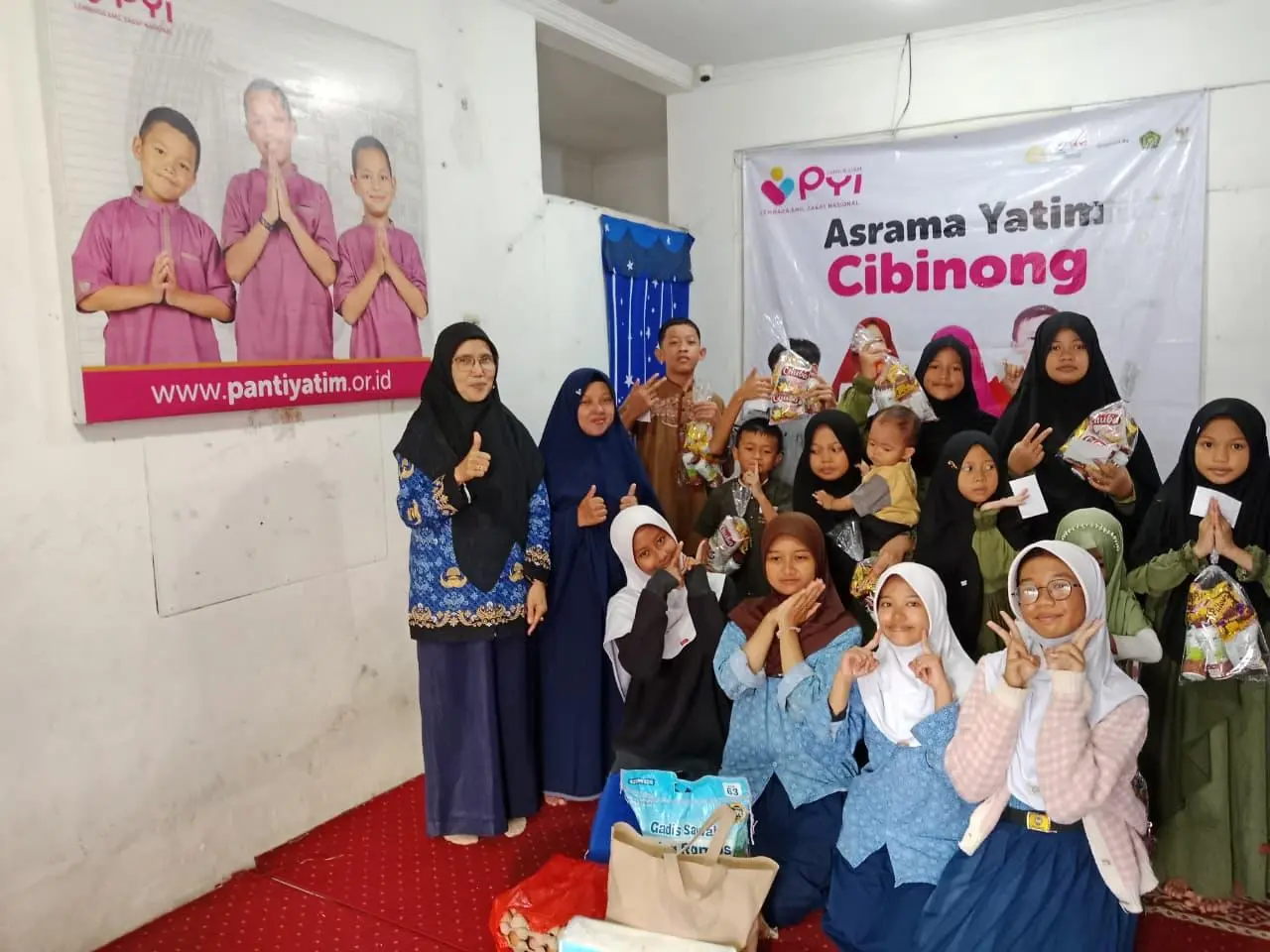 Pendidikan Karakter Lewat Aksi Sosial, DMC SMPN 2 Cibinong Santuni Anak Yatim