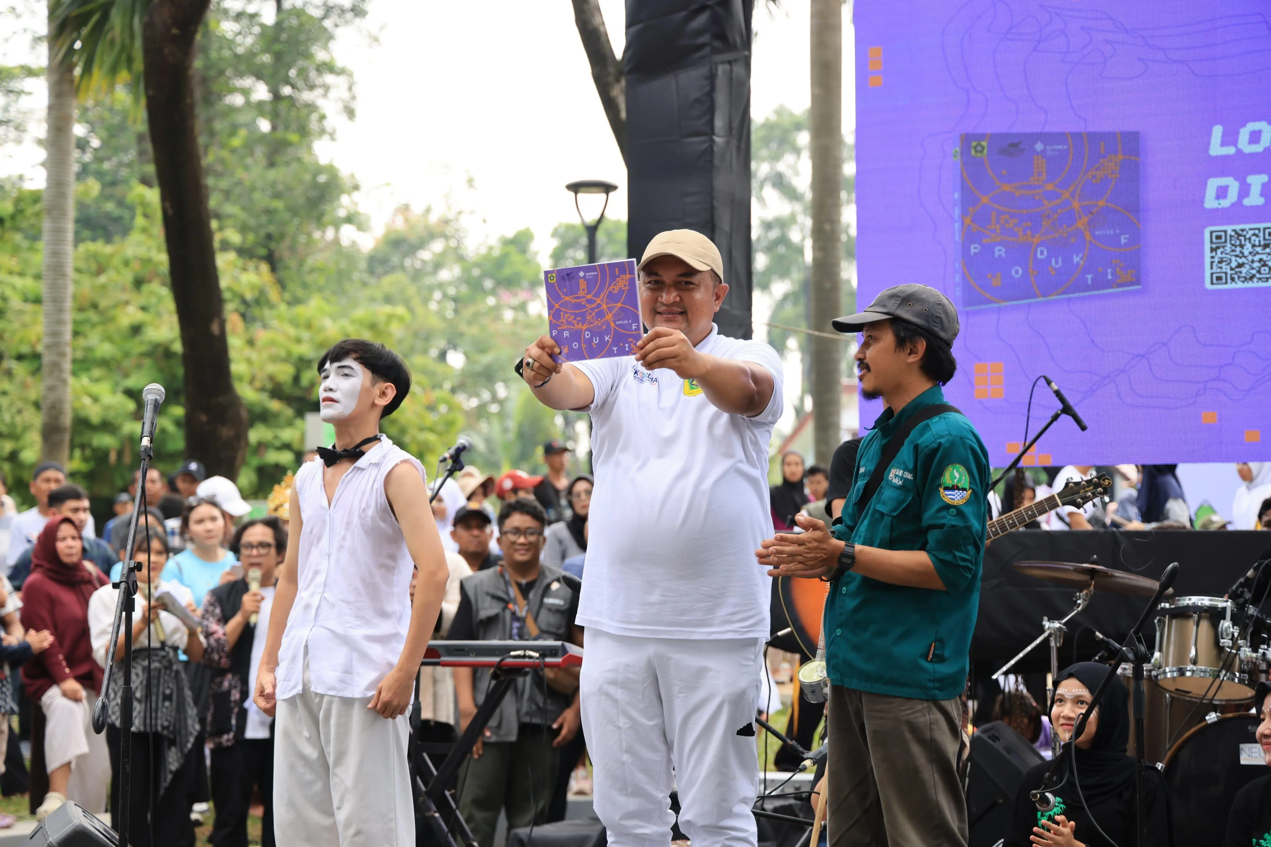 Dorong Kreativitas Anak Muda, Bupati Rudy Siapkan Revitalisasi Gedung Kesenian dan Alun-Alun Tegar Beriman