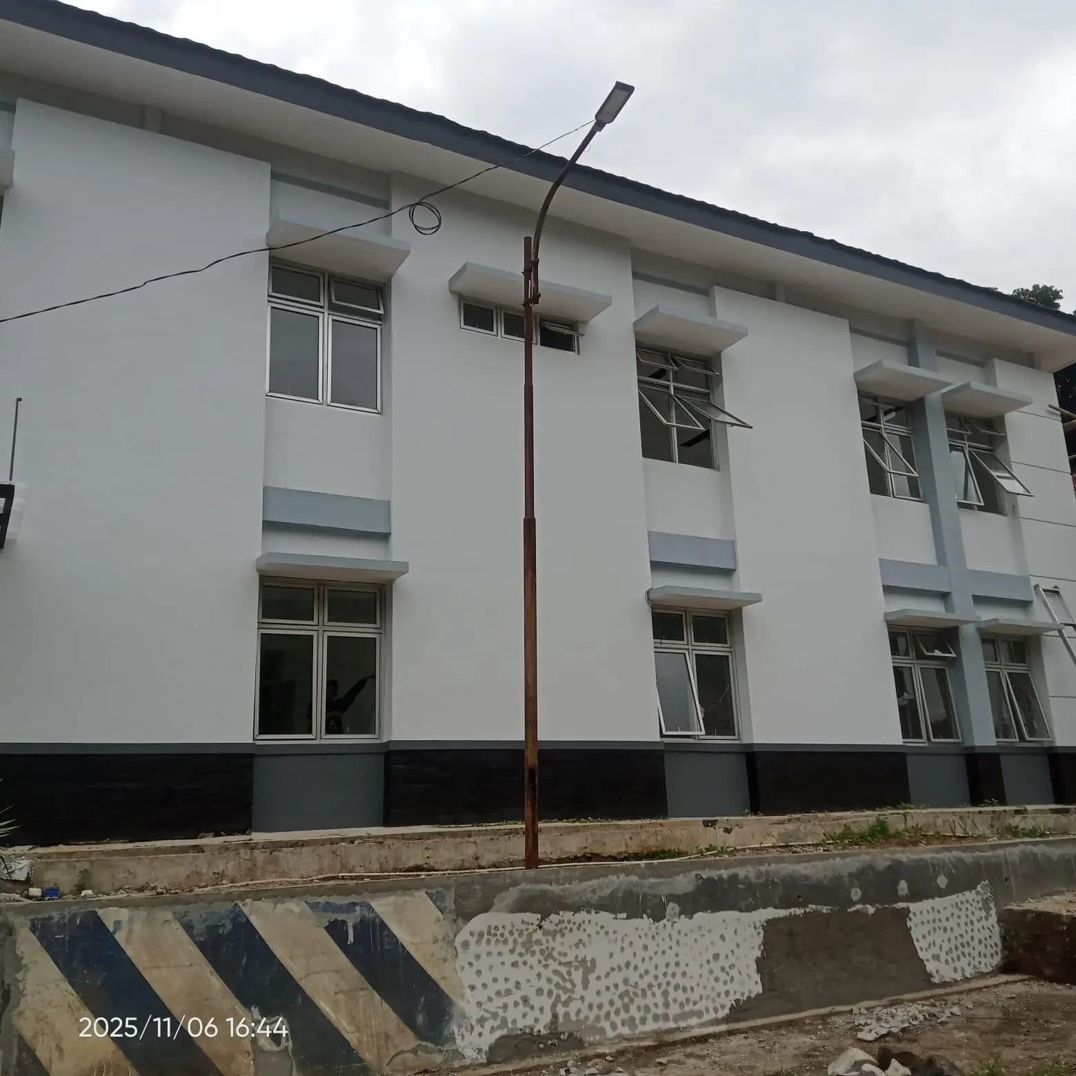 Proyek Gedung Disnaker Kabupaten Bogor Tanpa Papan Informasi, Publik Pertanyakan Transparansi