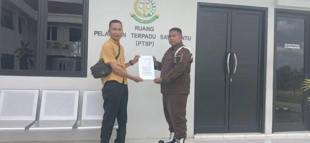 Ketua Gapoktan Cipadang Dilaporkan ke Kejari Pesawaran atas Dugaan Korupsi Pupuk