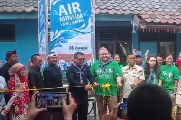 Kolaborasi Starbucks dan Planet Water Hadirkan Sekolah Sehat di Citeureup