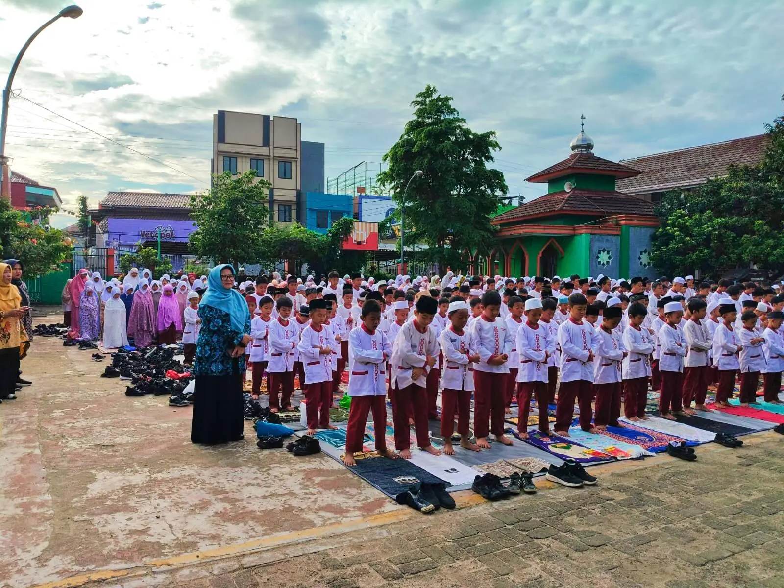 SDN Pajeleran Cibinong Wujudkan Generasi Berakhlak Lewat Salat dan Tadarus Rutin