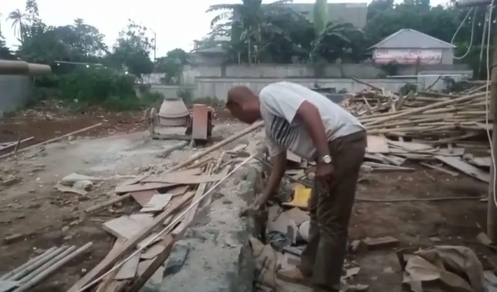 Proyek Kantor Kecamatan Tajurhalang Disorot, Dugaan Mortar Tidak Sesuai Spesifikasi Muncul