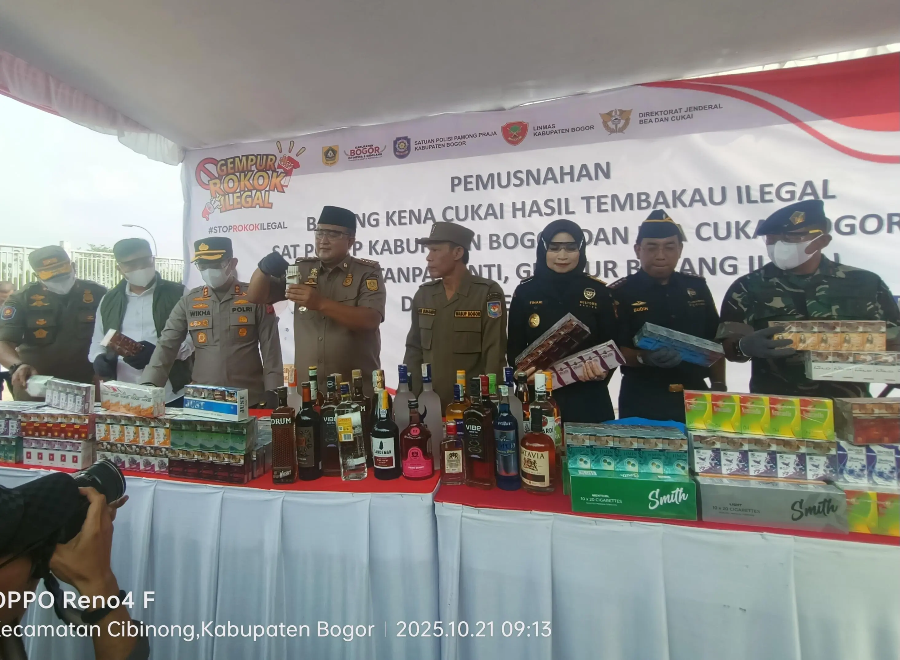 Bupati Bogor Apresiasi Kinerja Satpol PP dan Bea Cukai dalam Penegakan Hukum Rokok Ilegal dan Miras Tanpa Izin