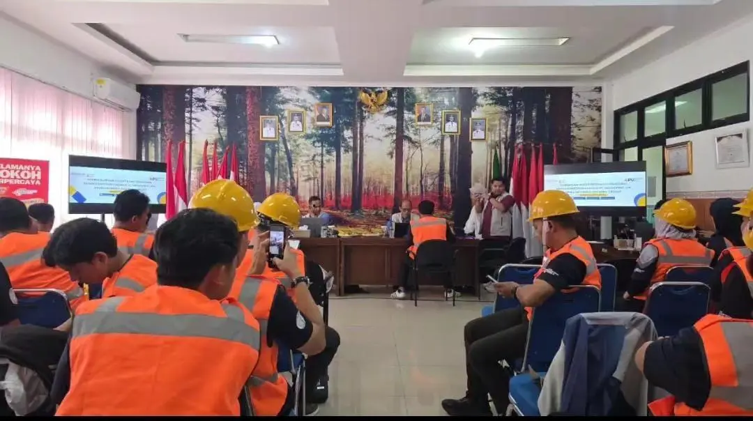 Indocement dan Kecamatan Ciawi Latih Puluhan TPK Desa Jadi Mandor Konstruksi Bersertifikat
