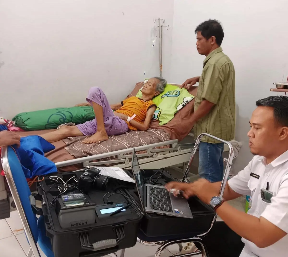 Disdukcapil Pesawaran Jemput Bola, Rekam KTP Warga Sakit Langsung di RSUD