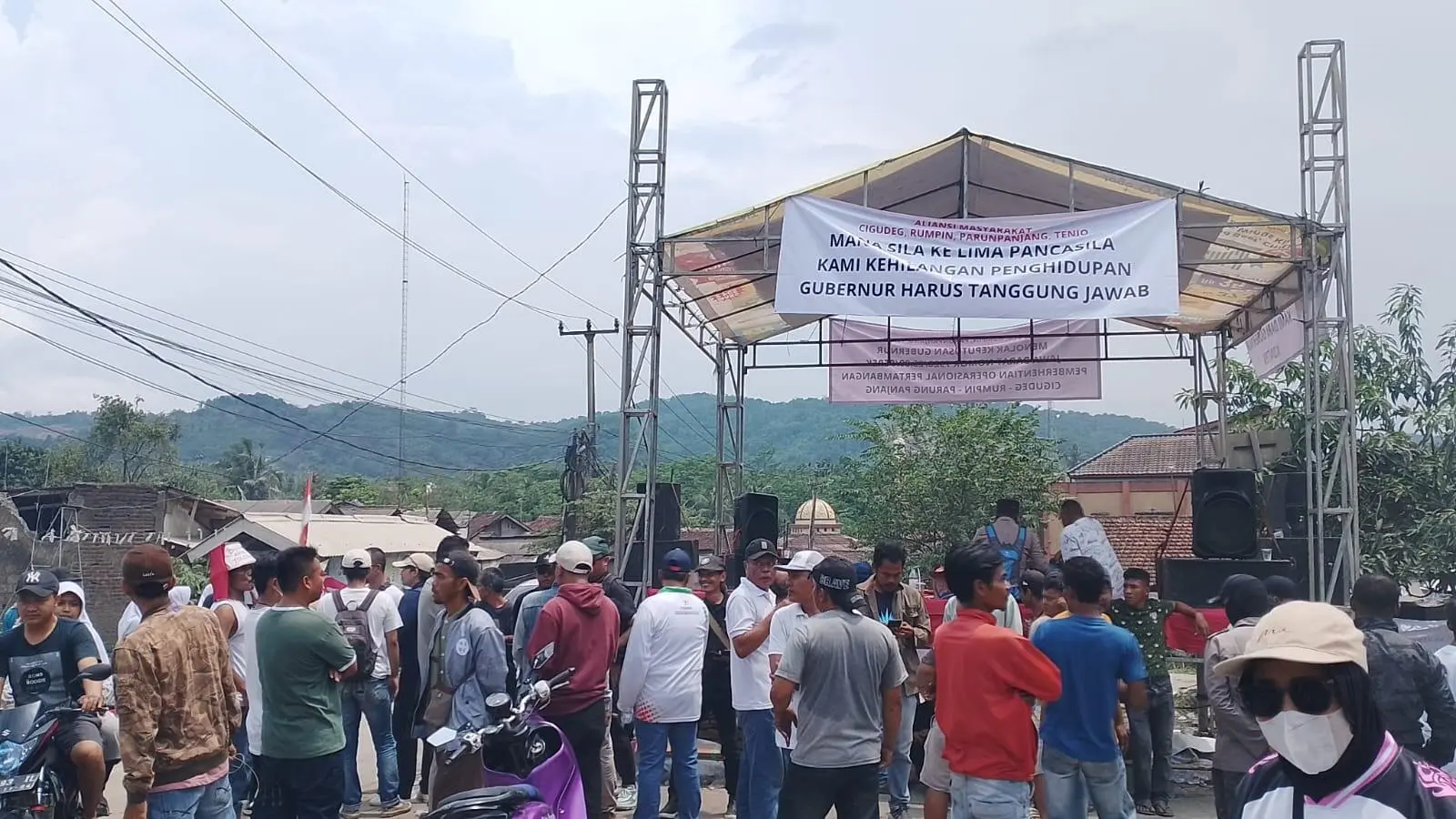 Penutupan Tambang oleh Gubernur KDM Picu Aksi Besar Warga di Cigudeg