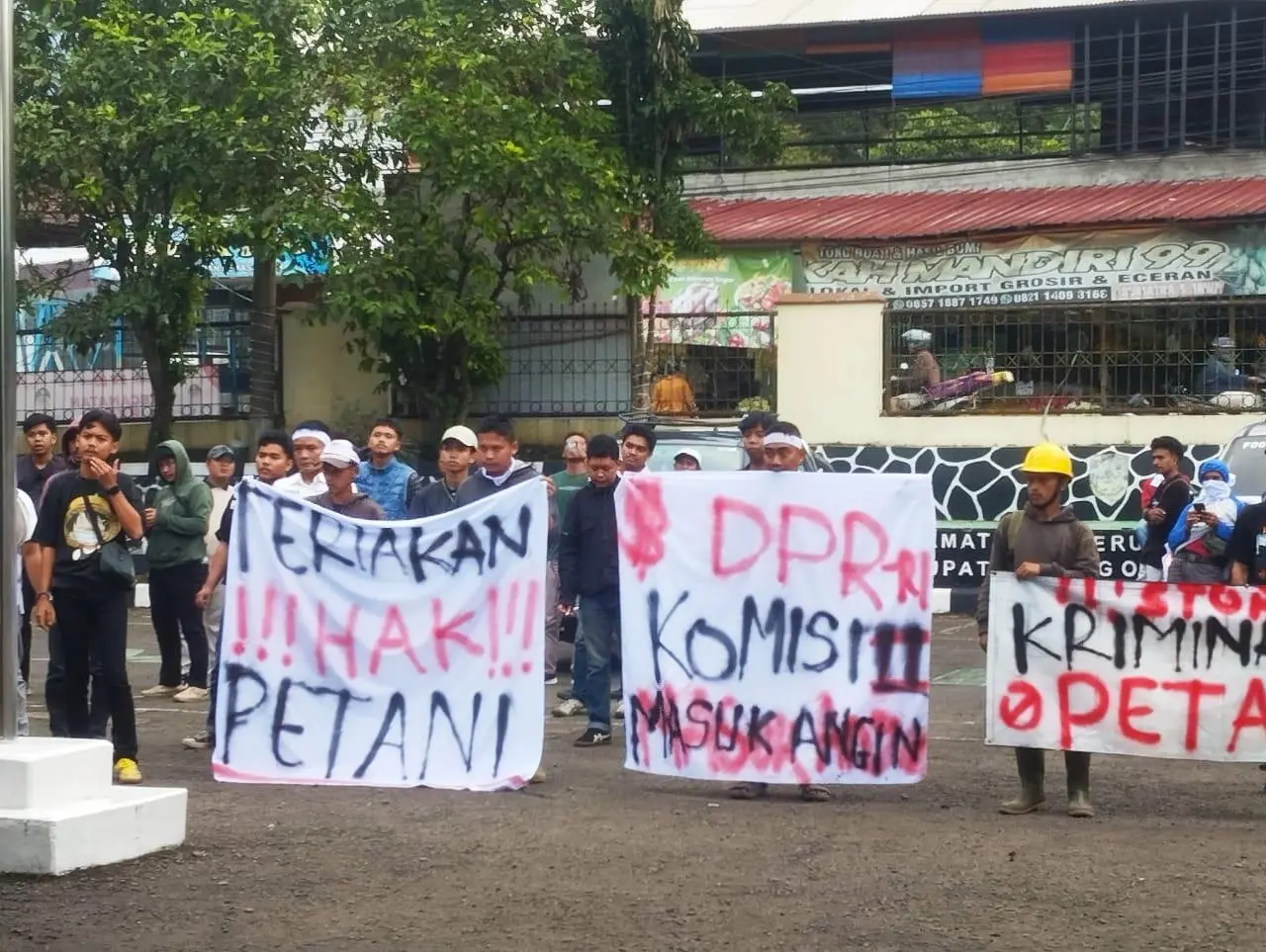 Jelang Hari Tani Nasional, Petani Bogor Lawan PT HWP: Portal & Plang Dinilai Perampasan Tanah