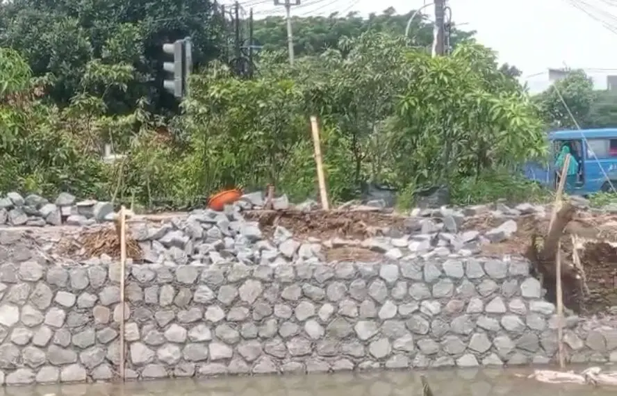 Proyek Tanggul Rp1,2 Miliar di Bogor Dituding Tak Penuhi Standar Teknis