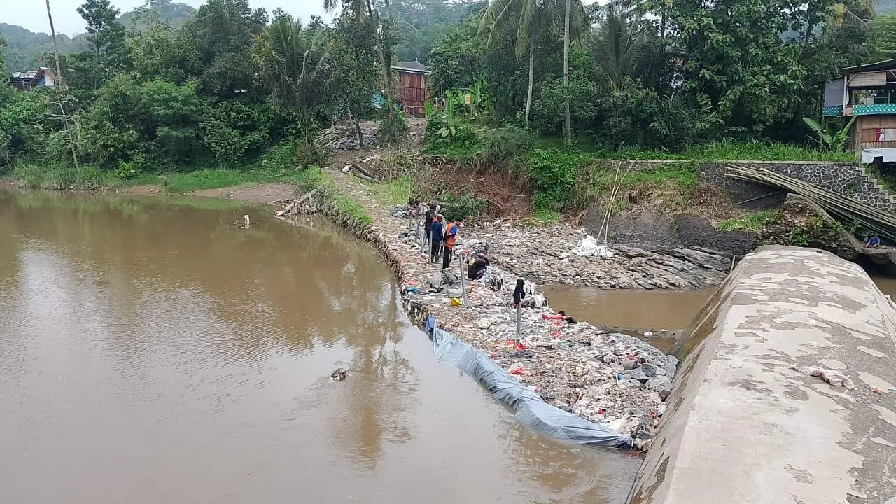Irigasi Bongas dan Jalan Kalongliud Dibangun, Warga Nanggung Sambut Gembira