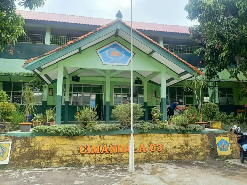 Kepsek SDN Cimandala 03 Keluhkan Penundaan Anggaran Renovasi Ruang Kelas