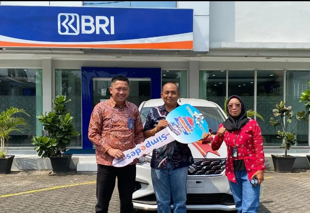 BRI Pondok Gede Serahkan Grandprize Mobil Ertiga Panen Hadiah Simpedes