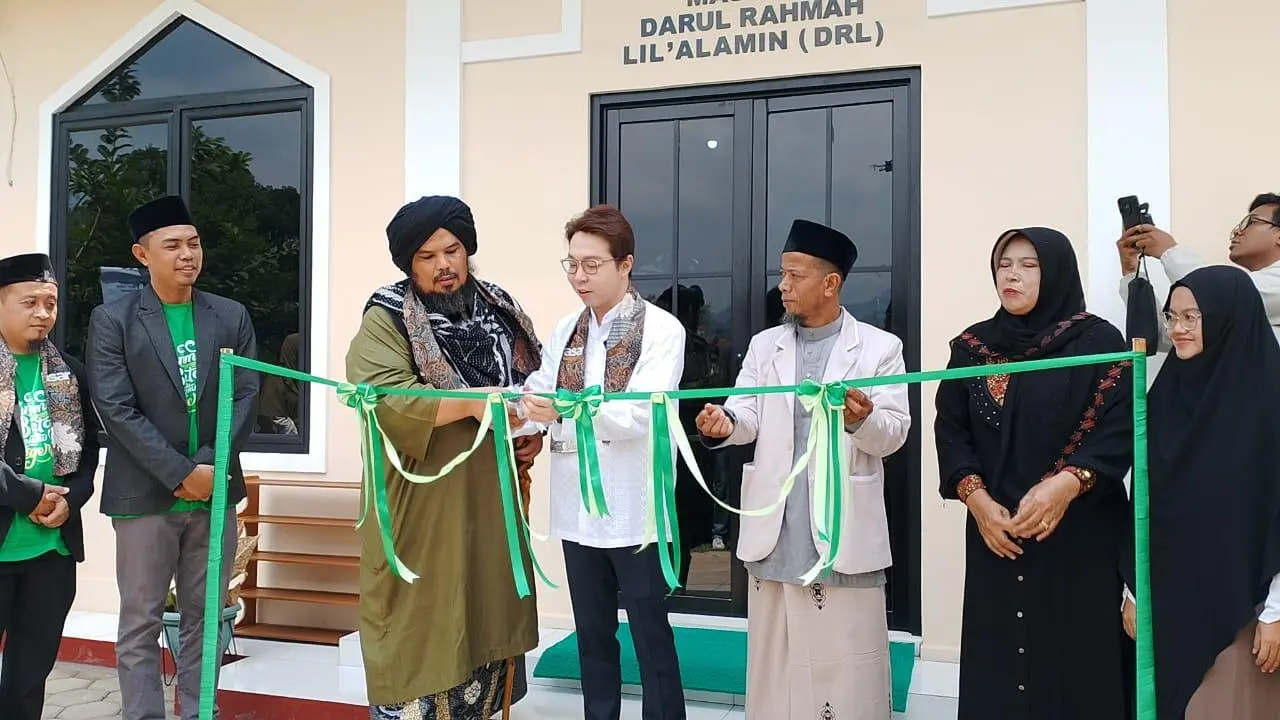 Richard Lee & Asar Humanity Resmikan Masjid Baru di Pamijahan
